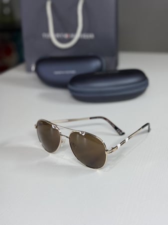 نظارة تومي هيلفيغر كلاسيك افيتور معدنيه بعدسات بنيه 57mm OM666