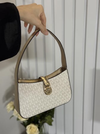 شنطة كتف مايكل كورس ليرا lyra- ذهبي/ فانيلا سجنشر