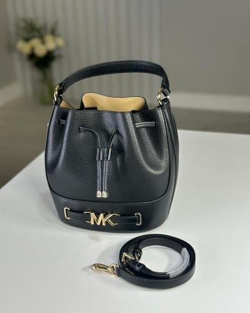 مايكل كورس بلت بوكيت reed belt bucket  -اسود