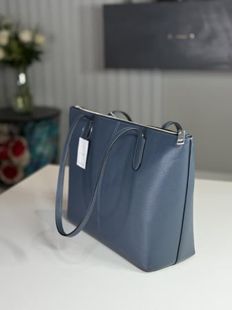 كوتش دينم بيلا توت