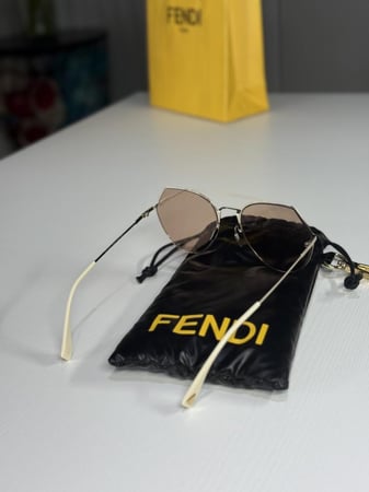 فندي نظارة افياتور ذهبيه معدن FENDI IRREGULAR SUNGLASSES IN GOLD