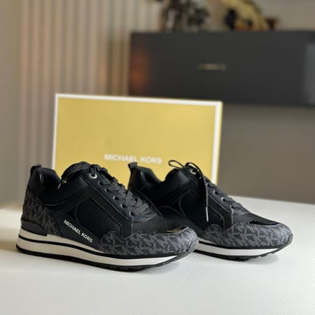 سنيكرز اسود سقنشر