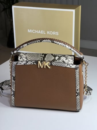 مايكل كورس ميديم كارلي