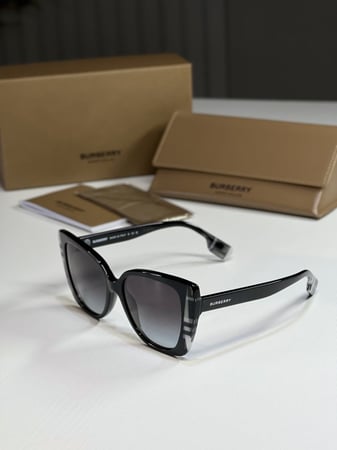 بربري لوجو سايد نظارة نسائية