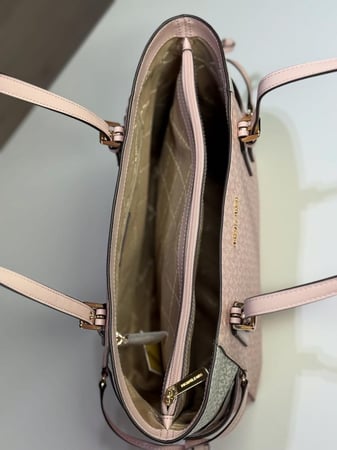 مايكل كورس فويجر لارج توت لون بنك بلش