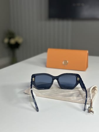 نظارة توري برتش kira كيرا بلون كحلي وعلامه ذهبيه/ فريم بلاستيك