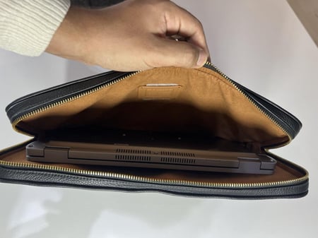 كوتش ايليس لابتوب/ ايباد سليف