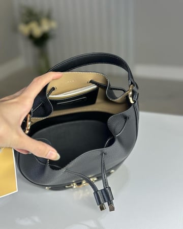 مايكل كورس بلت بوكيت reed belt bucket  -اسود