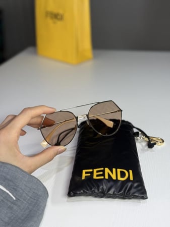 فندي نظارة افياتور ذهبيه معدن FENDI IRREGULAR SUNGLASSES IN GOLD