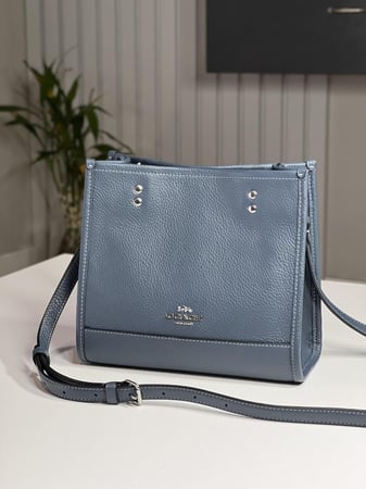 كوتش 22 توت جلد دنم