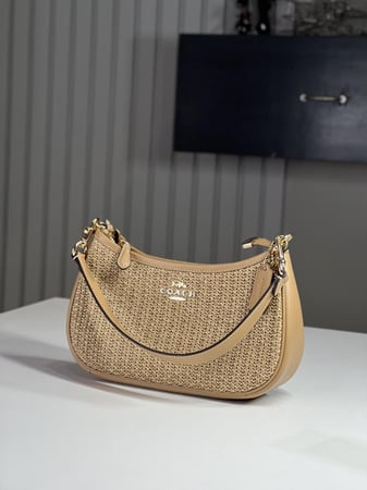 كوتش تري كتف teri should- لاتيه