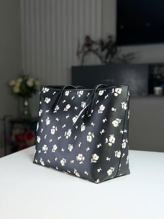 كوتش فلاورد سيتي توت