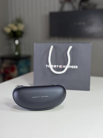 تومي هيلفيغر لونج درايف نظارة رجالية tommy hilfiger shades in light steel