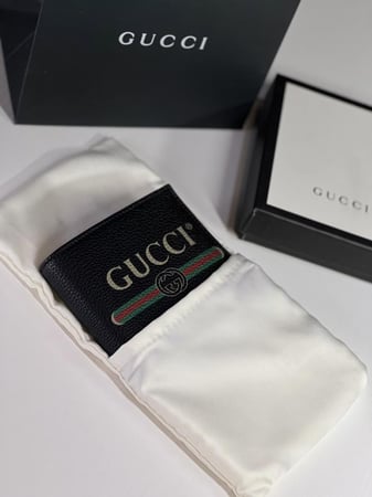 جوتشي جلد كامل محفظة بشعار جوتشي