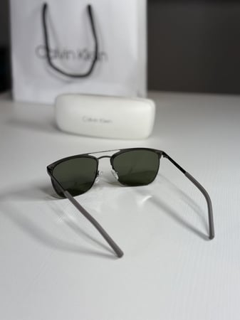 كالفن كلاين سكوير فريم حديد بعدسات خضراء 55mm
