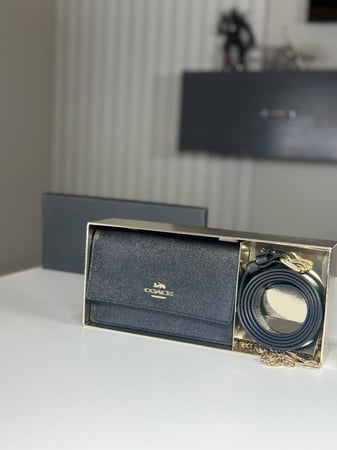 كوتش بوكس F87762 شنطة كروس / خصر بجلد قوي - اسود/ ذهبي