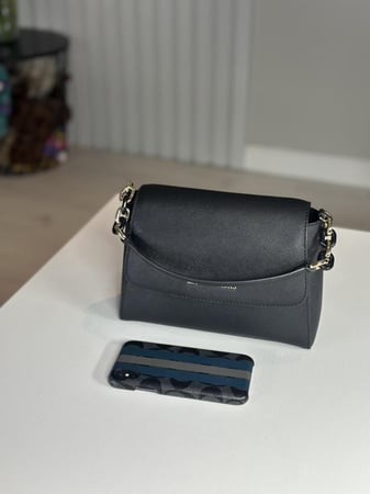 مايكل كورس Sofia s satchel كروس بودي صغيره صوفيا - اسود / ذهبي