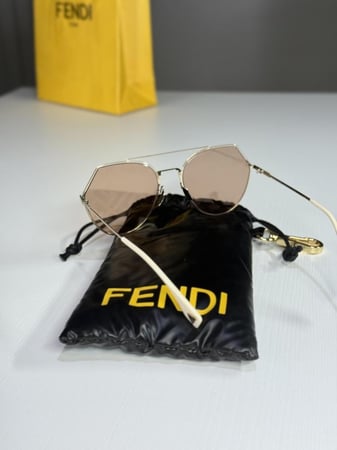 فندي نظارة افياتور ذهبيه معدن FENDI IRREGULAR SUNGLASSES IN GOLD
