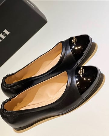 فلات كوتش جلد تب- اسود مقاس 36.5 اوربي او 6 امريكي