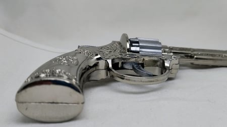 مسدس طرطعان محاله نيكل