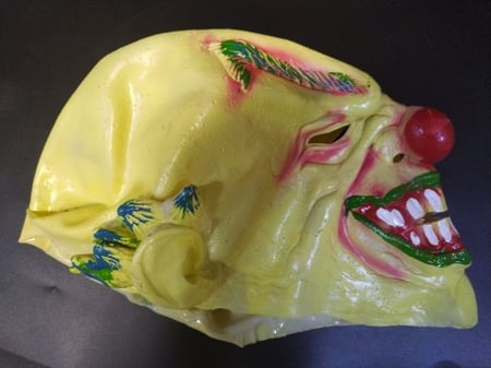 قناع تنكري جلد اصفر