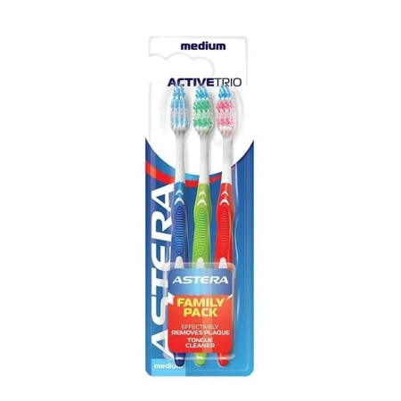 فرشاة أسنان العبوة العائلية من استيرا أكتيف تريو حجم متوسط 3 قطع