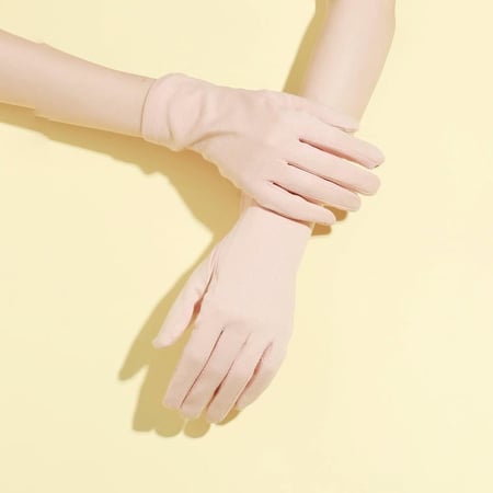 قفازات القيادة الواقية من الشمس للسيدات من اديوس لون عشوائي