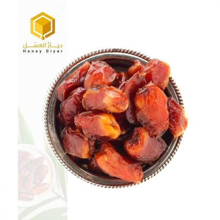 تمر صقعي ملكي باللوز