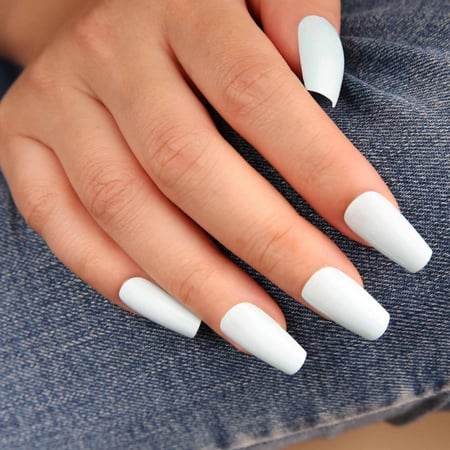 مناكير كرستين ابيض 02