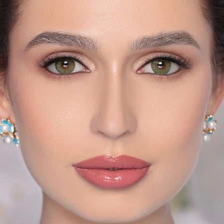 عدسات ناتشورال اللاصقة لا جرين