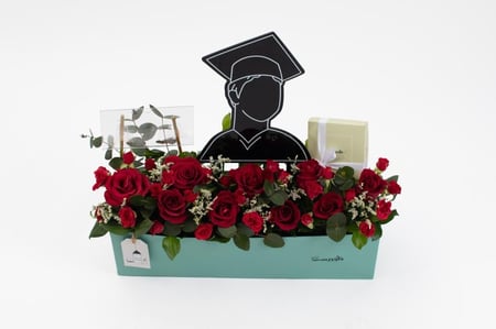 بوكس ورد تخرج احمر