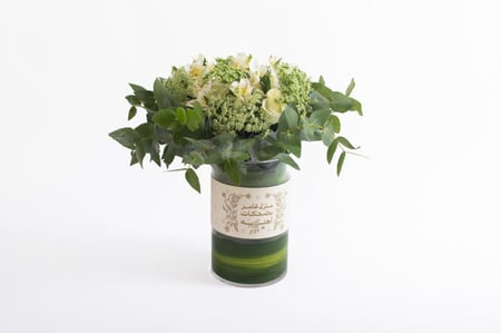 فازة ورد بورق اخضر