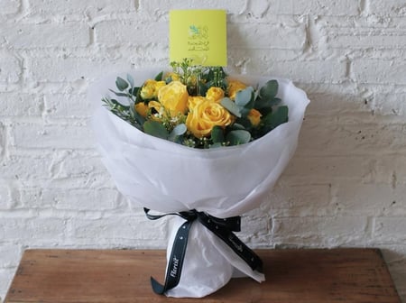 هدية باقة زهور صفراء من فلوريست بتوصيل سريع داخل الرياض