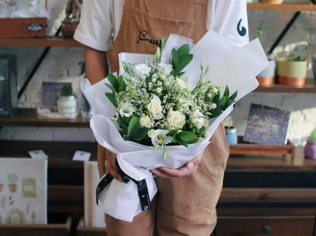 هدية باقة ورد ناعمة من فلوريست بتوصيل سريع داخل الرياض