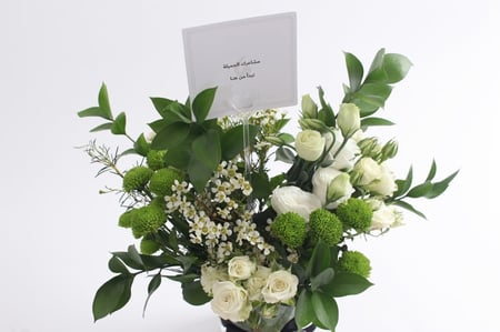 فازة ورد ابيض