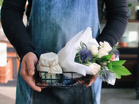 باقة ورد فاصلة كل الشكر