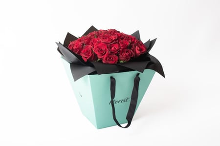 بوكس ورد فاصلة لمسة حب