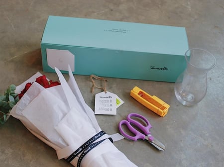 فازة ورد فاصلة نسقها بنفسك