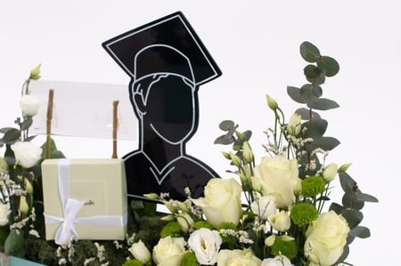 بوكس ورد تخرج ابيض