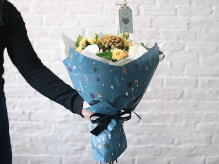 هدية باقة ورد ساره ومفرحه من فلوريست بتوصيل سريع داخل الرياض