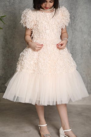 فستان  بناتي لون بيج