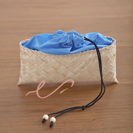 حقيبة خوص بالوان متعدده