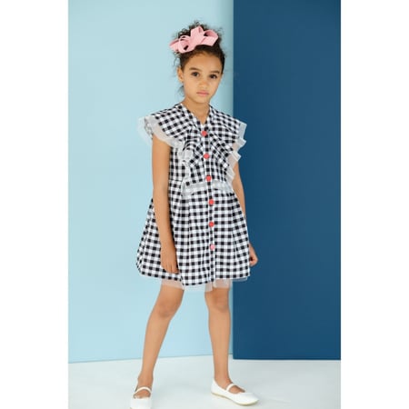 فستان اسود/أبيض بأزارير