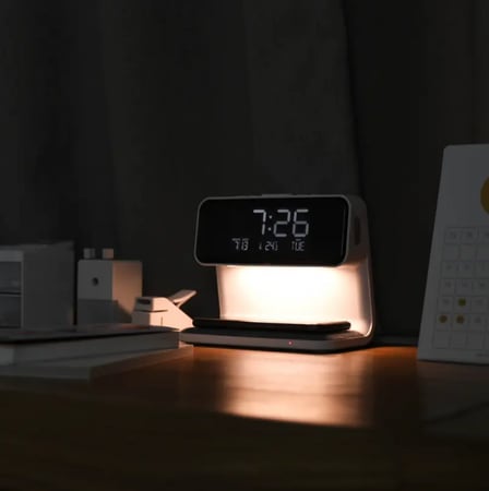 ساعه رقمية مع مصباح وشاحن لاسلكي