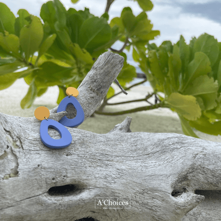 اقراط مصنوعة من الإكريليك الملون بعدة أشكال مختلفة