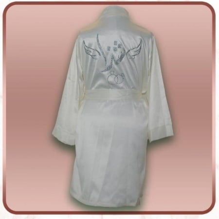 تصوير العرسان زفة عروسة روب مكياج للعروسة روب نوم للعروسه روب حمام