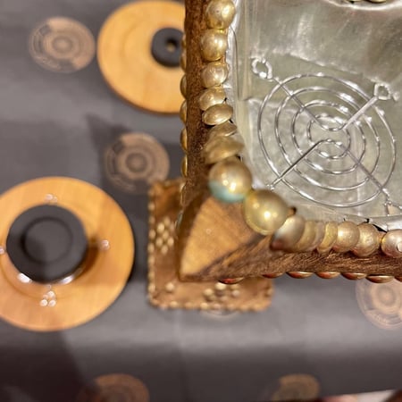 قاعدة معدنية للجمر مقاس كبير