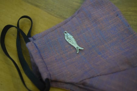 اضافة اكسسوار معدني للكمامة