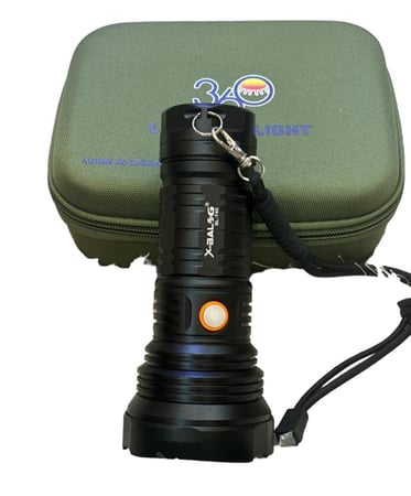 كشاف من شركة ٣٦٠ الصينية ممتاز بطاريه ٨٨٠٠لمنز