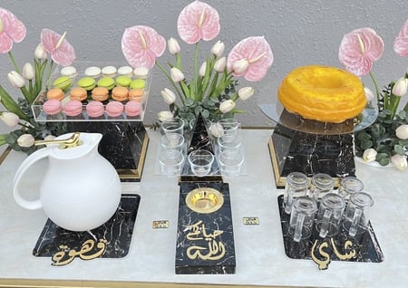 طقم ضيافة عدد 6 قطع اسود معرق